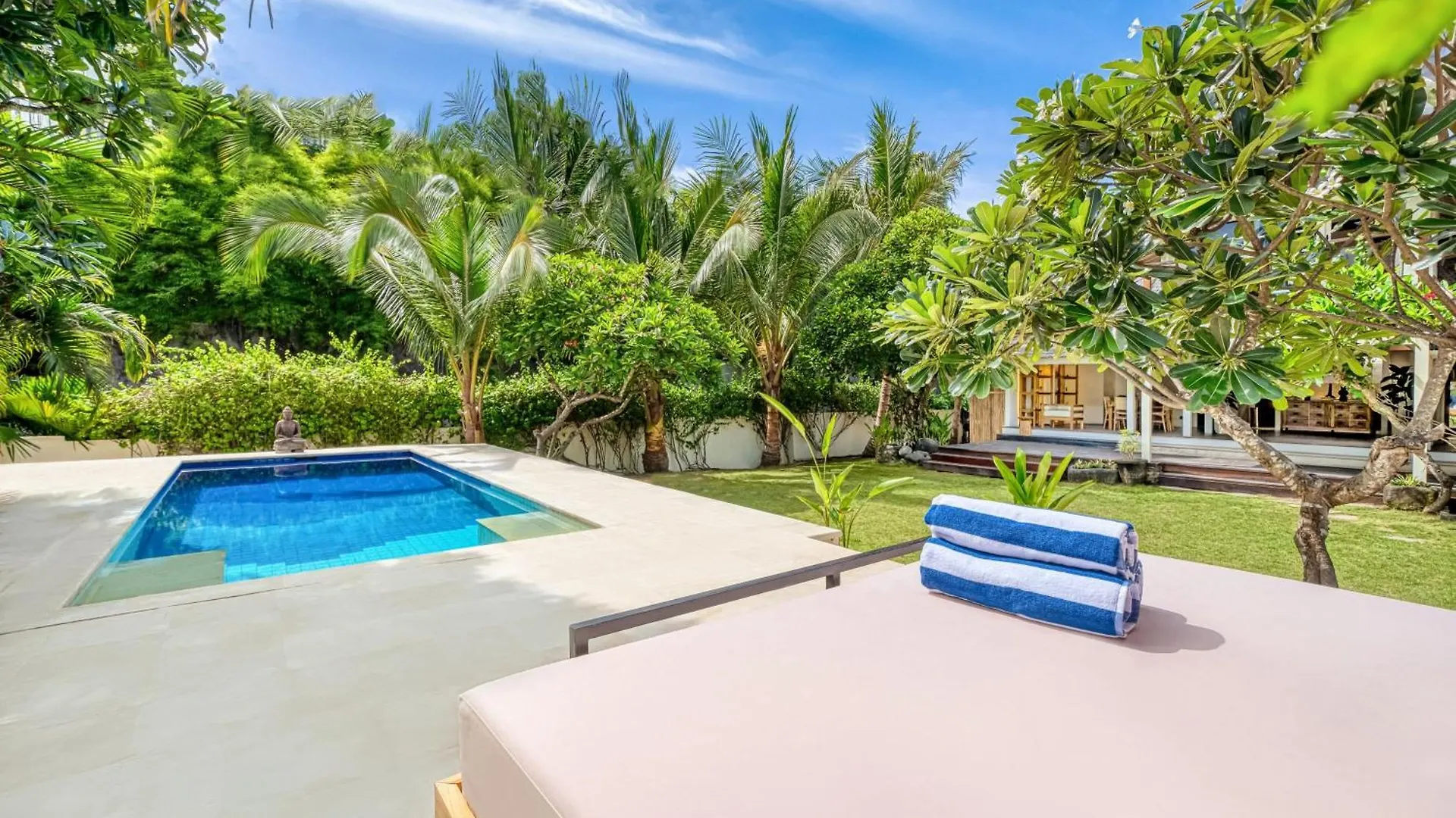 Villa Verona - 100M To Beach Huge Garden Seminyak