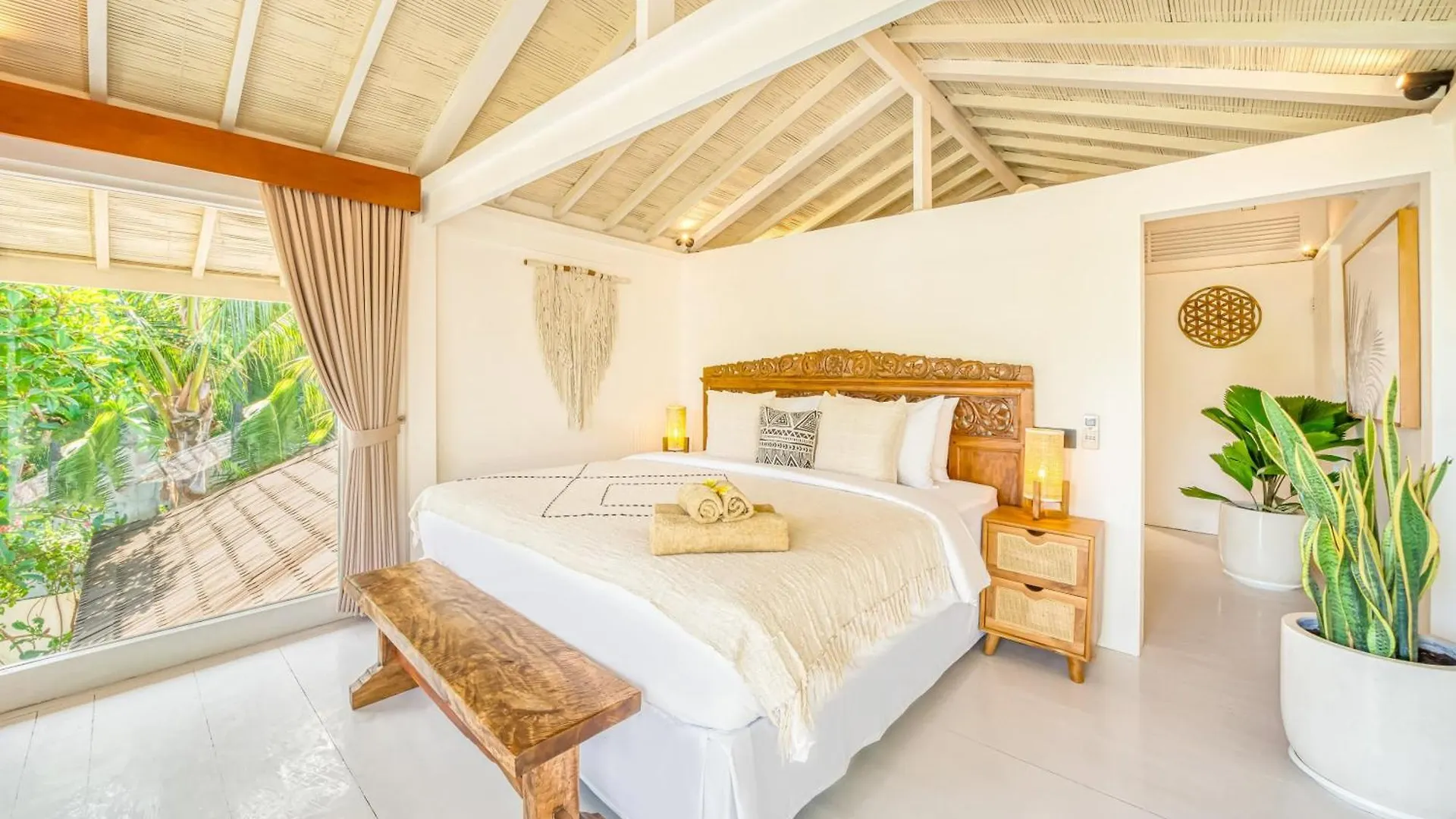 Villa Verona - 100M To Beach Huge Garden Σεμινιάκ Ινδονησία