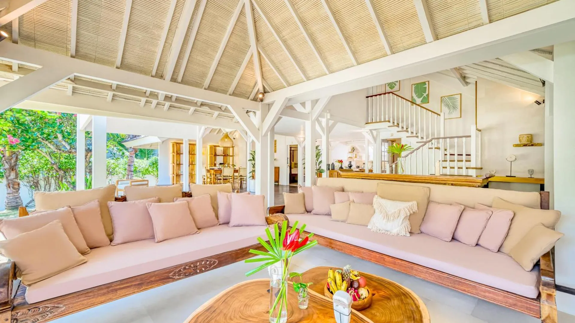 Villa Verona - 100M To Beach Huge Garden Σεμινιάκ 0*,  Ινδονησία