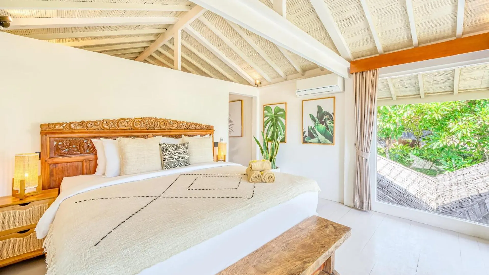 Villa Verona - 100M To Beach Huge Garden Σεμινιάκ 0*,  Ινδονησία